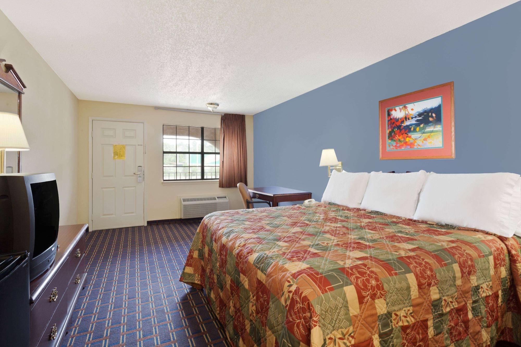 Hotel Days By Wyndham Downtown-nashville West Trinity Lane