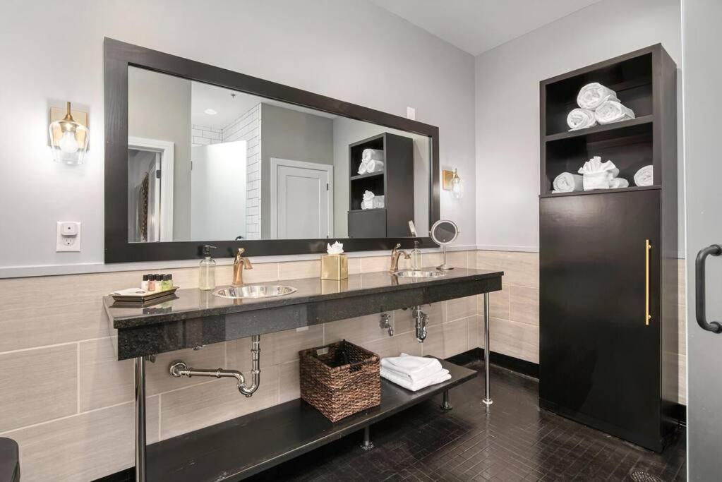 Modern At The Maddox 6 Bedrooms * Nashville