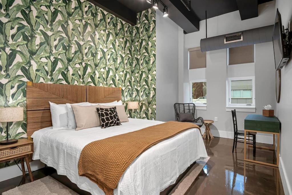 Modern At The Maddox 6 Bedrooms *
