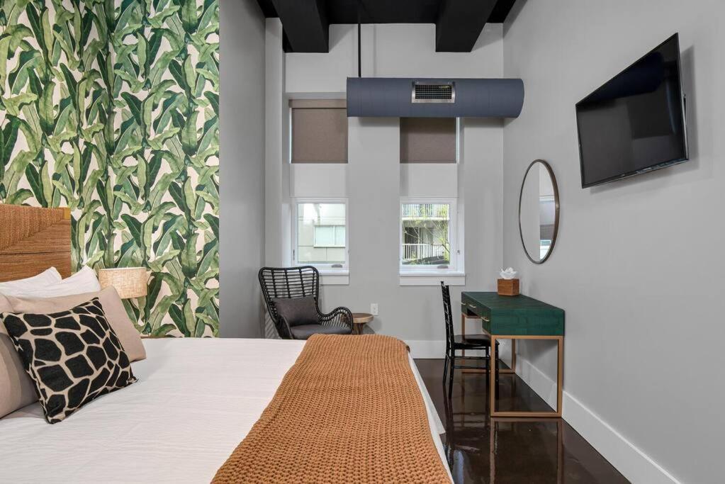 Modern At The Maddox 6 Bedrooms Apartment Nashville