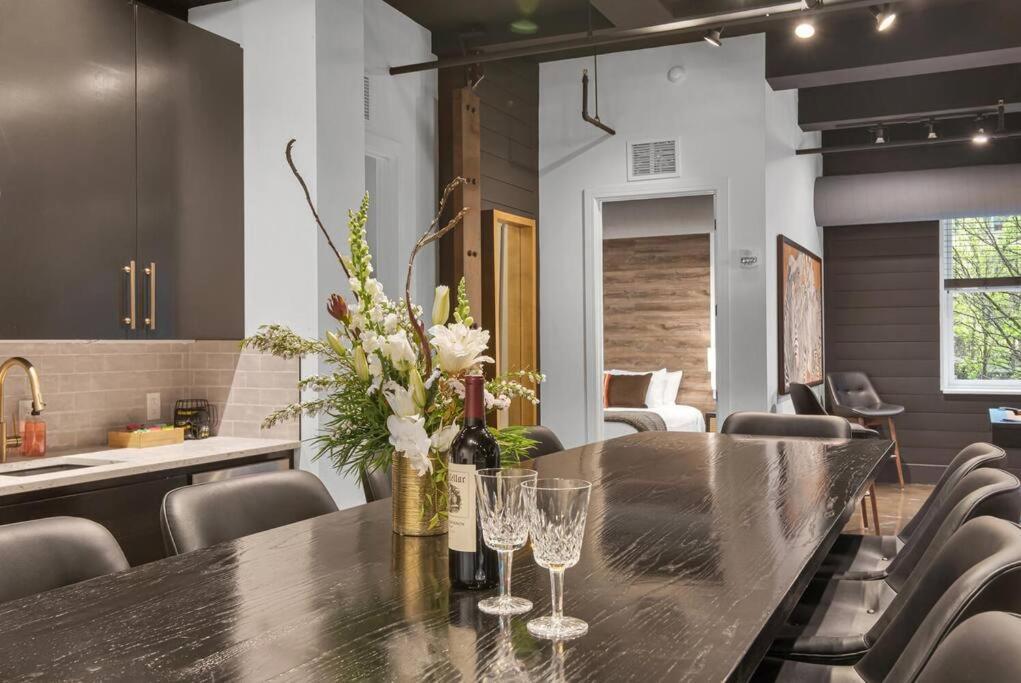 Modern At The Maddox 6 Bedrooms