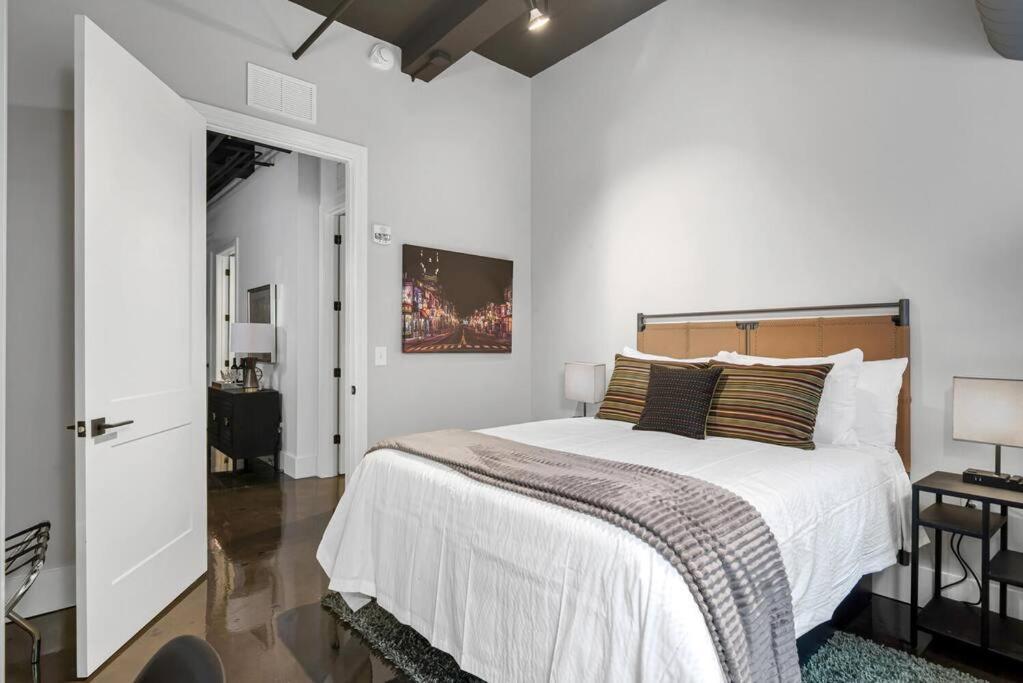Modern At The Maddox 6 Bedrooms Apartment Nashville