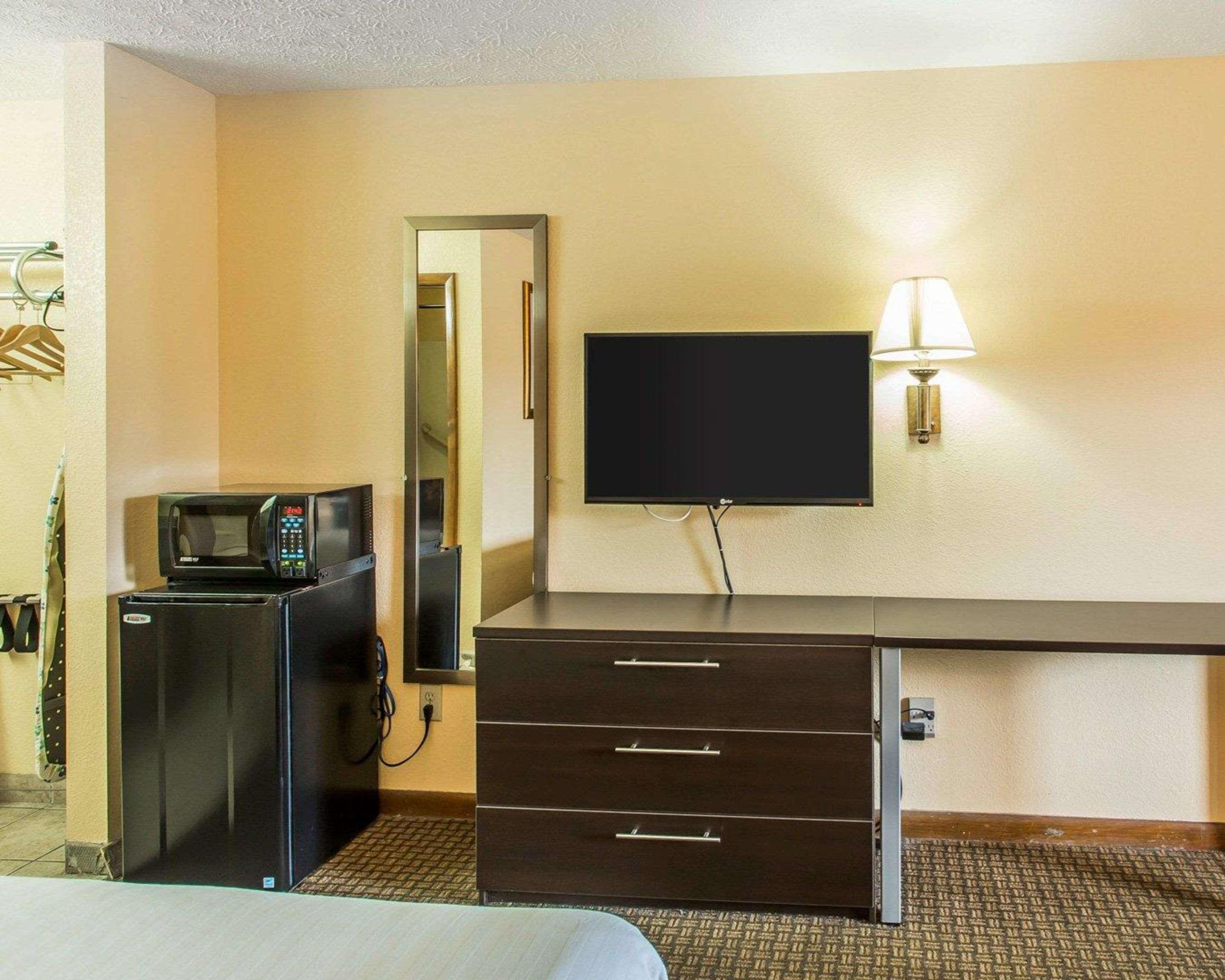 Econo North Nashville