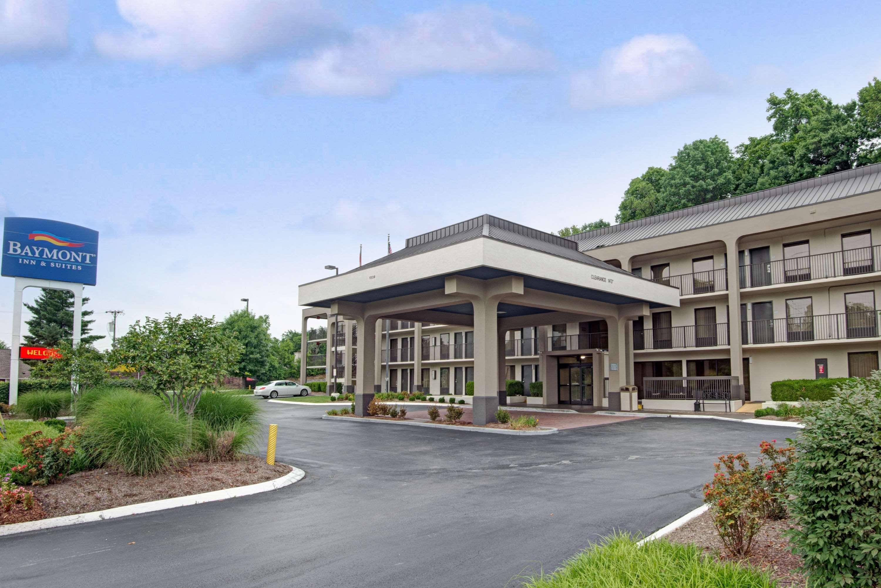 Baymont By Wyndham Airport Hotel 2*