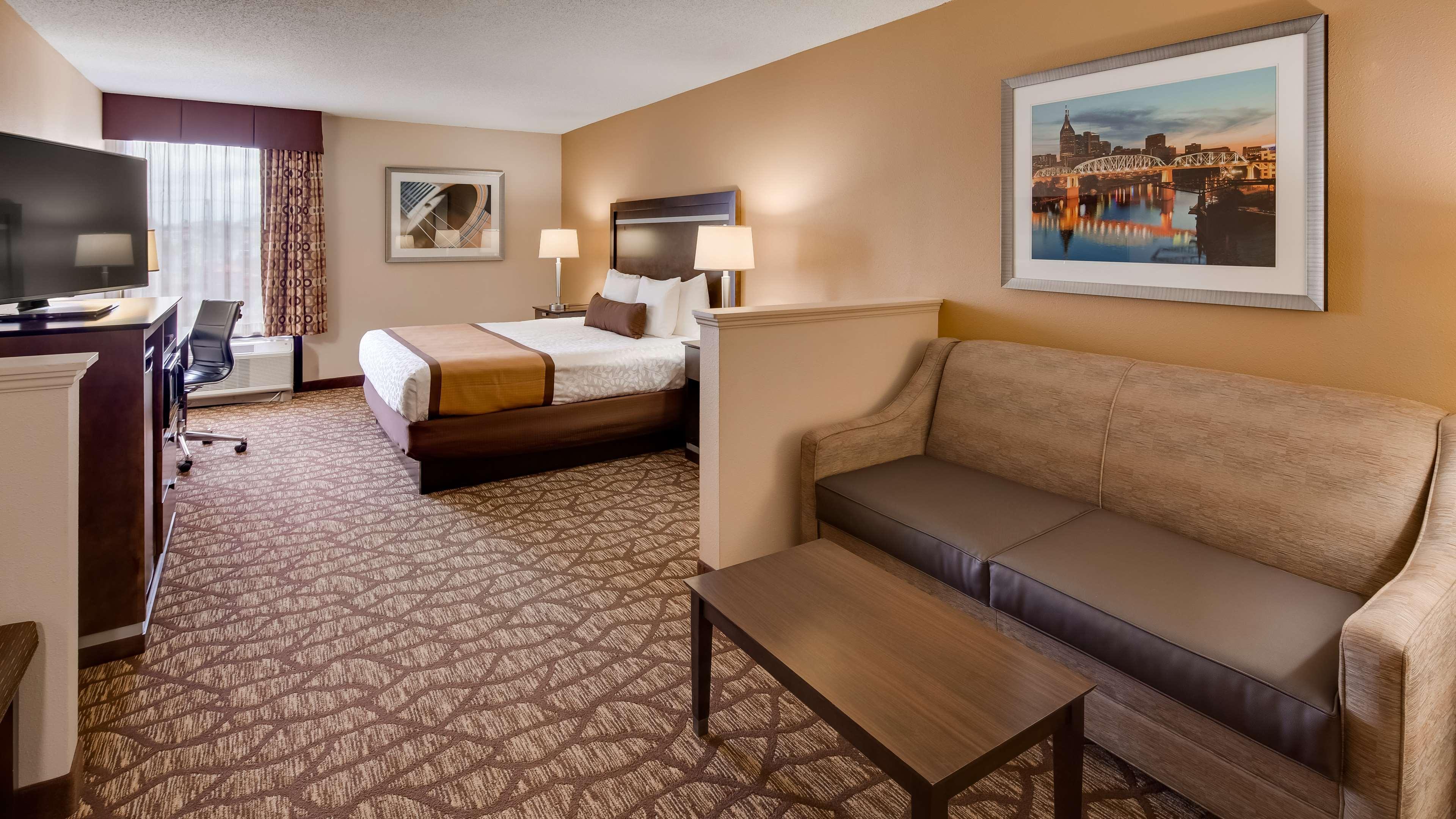 Western Belle Meade & 2* Nashville