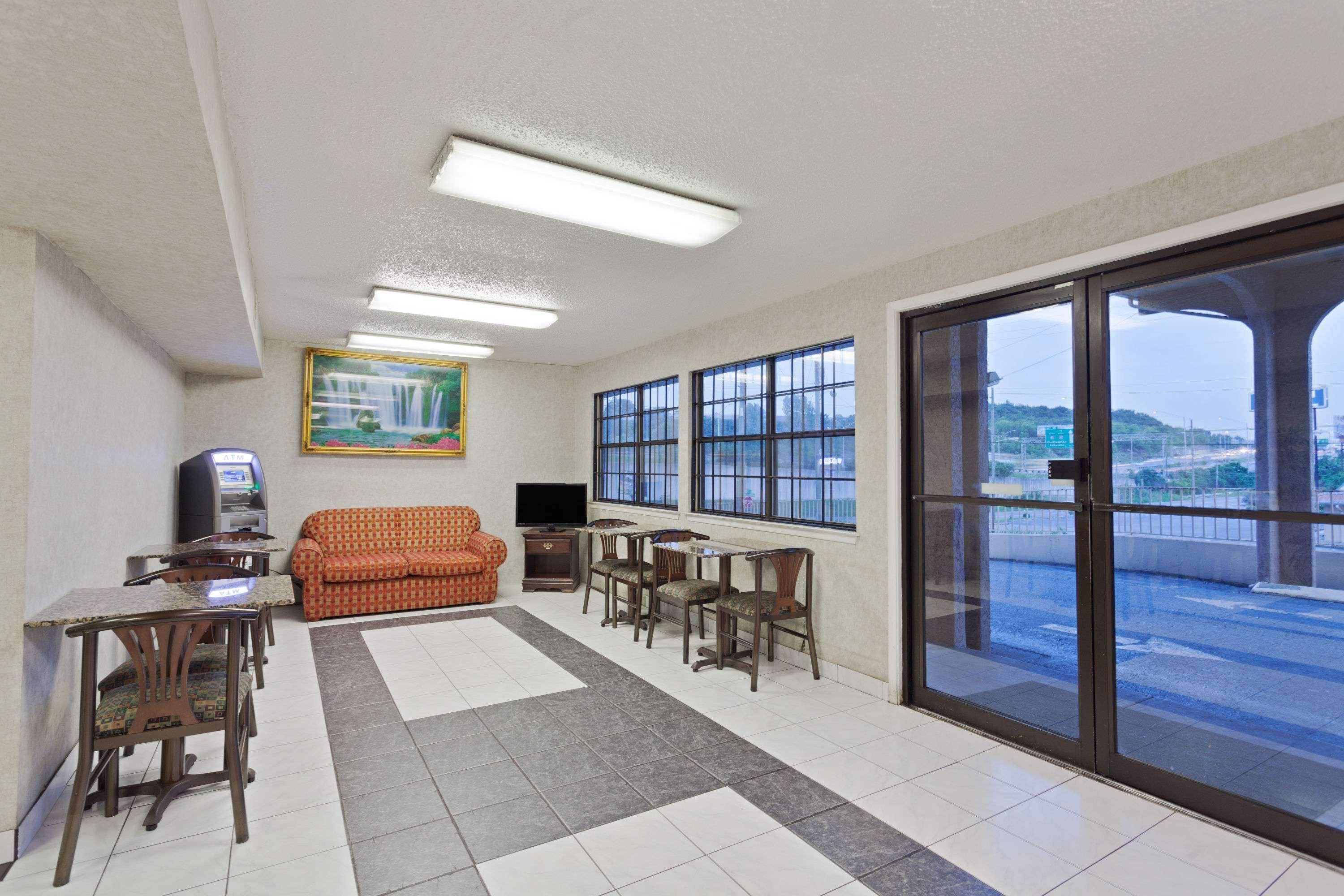 Days By Wyndham Downtown-nashville West Trinity Lane 2*