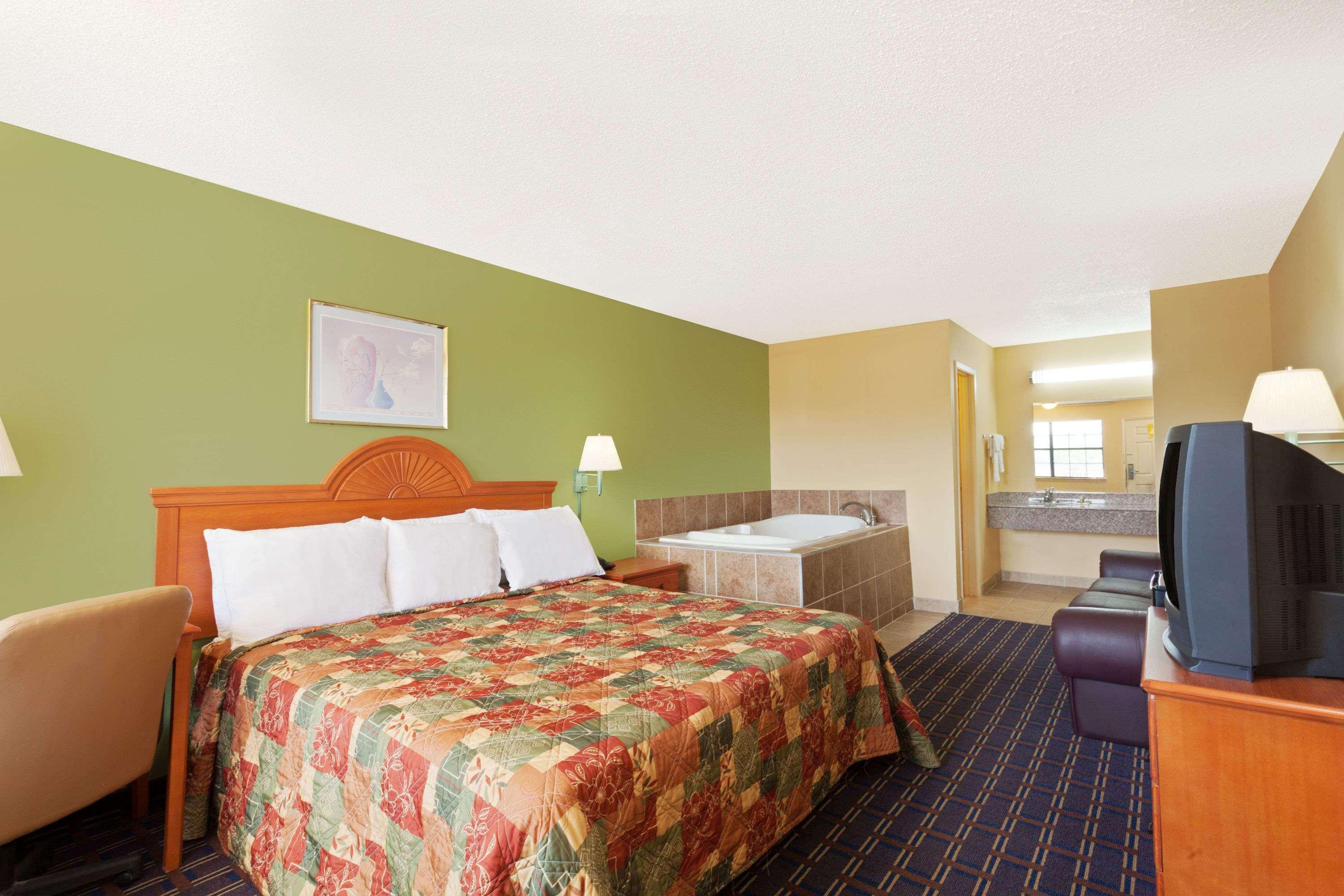 Days By Wyndham Downtown-nashville West Trinity Lane Hotel 2*