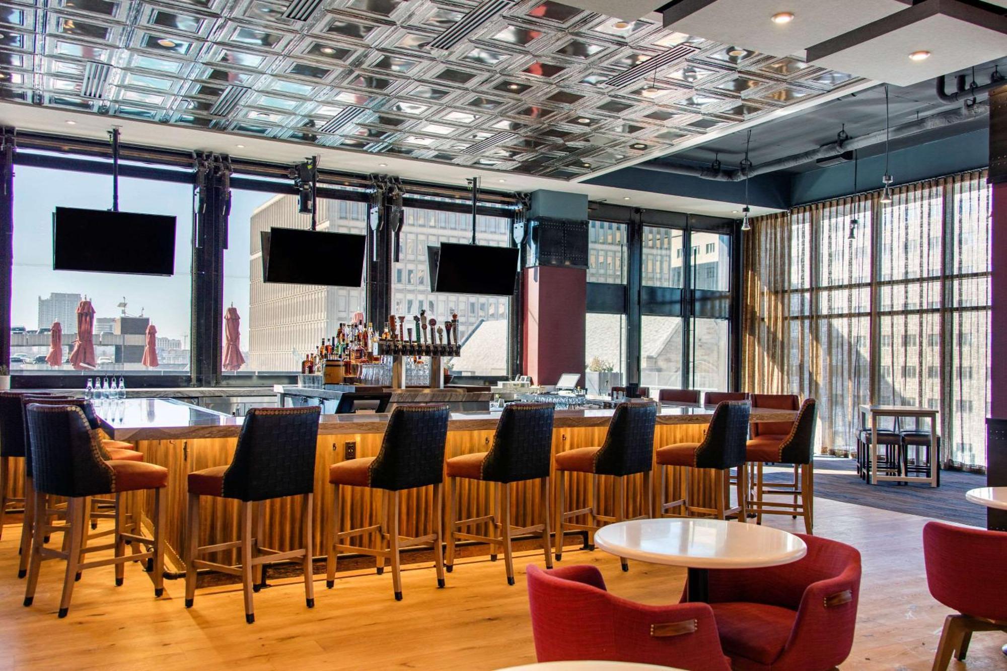 Hotel Cambria Downtown 4*