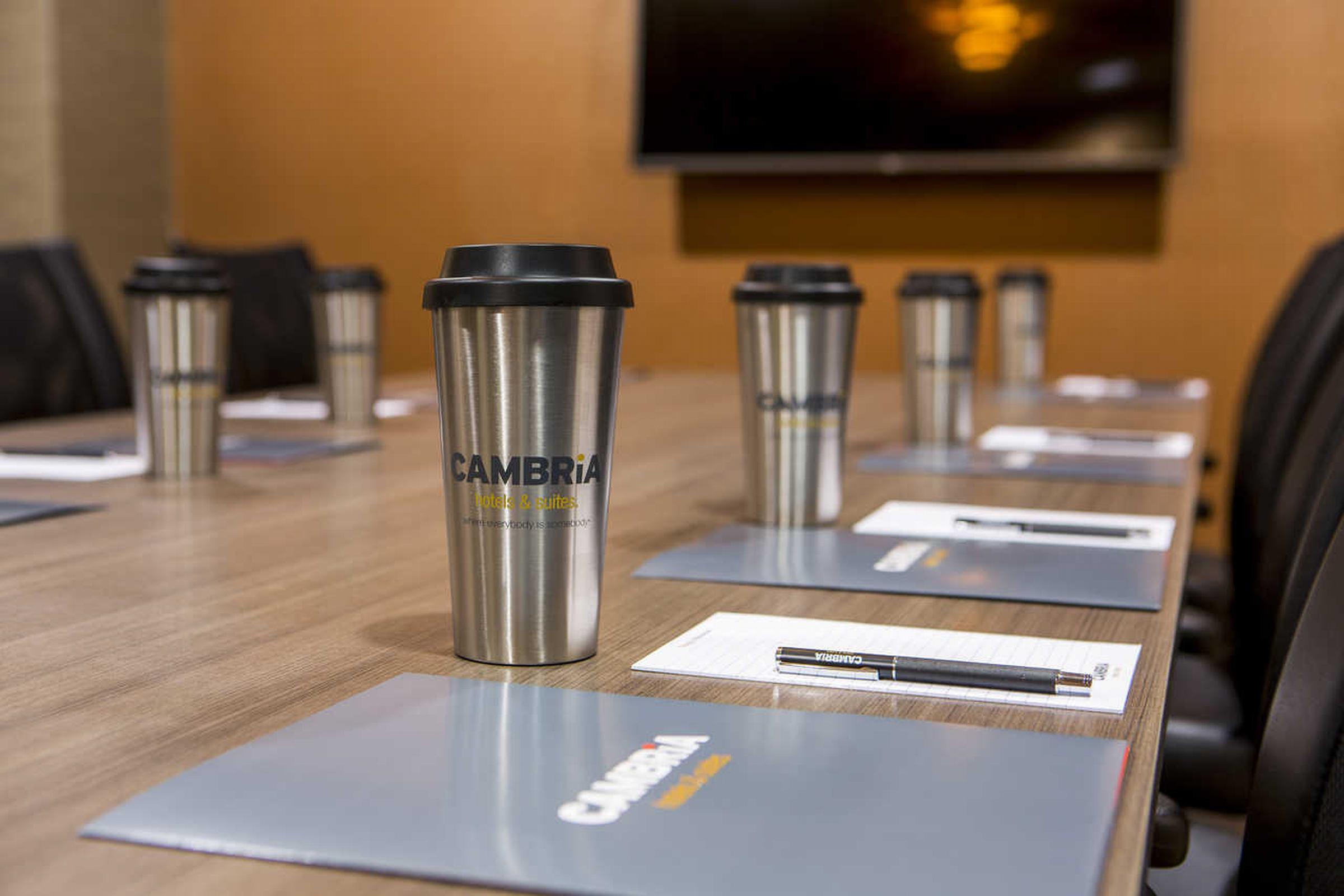 Hotel Cambria Downtown 4*