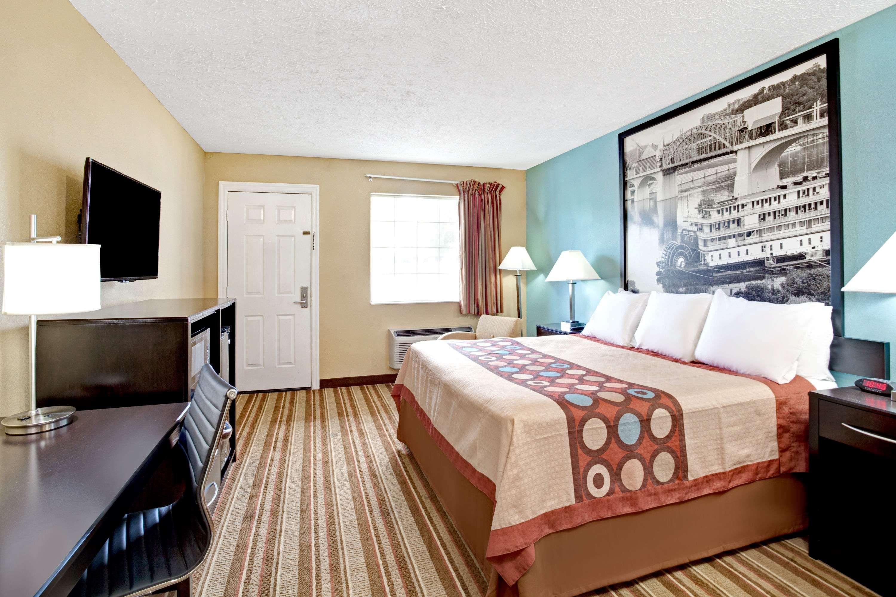 Super 8 By Wyndham Whites Creek/ Nw Area Hotel
