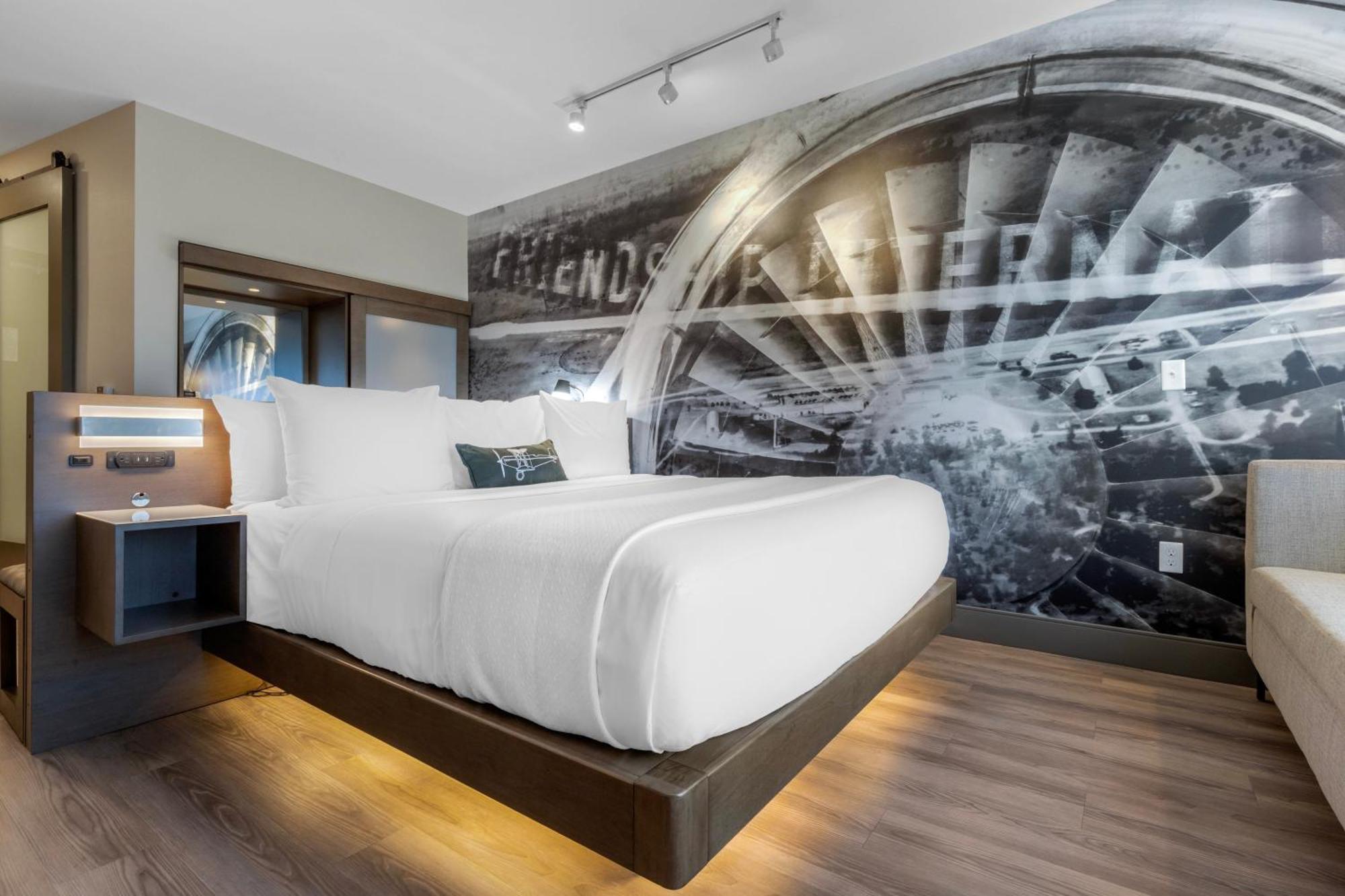 Hotel Cambria Airport 3*