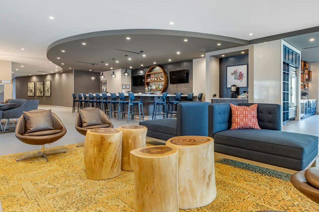 Hotel Cambria Airport