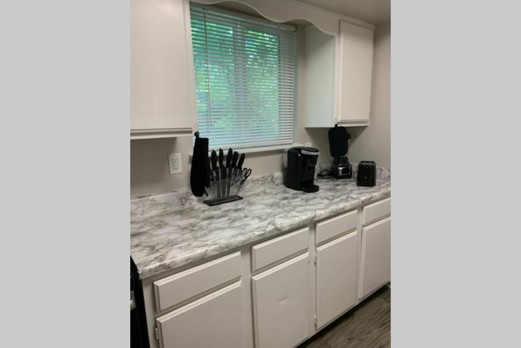Luxury Townhome 20 Min To Music City, Apartment Nashville