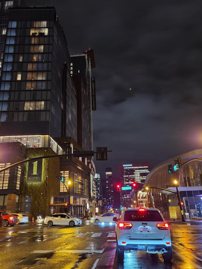Apartment Palatial Abode With Downtown View & Free Parking *