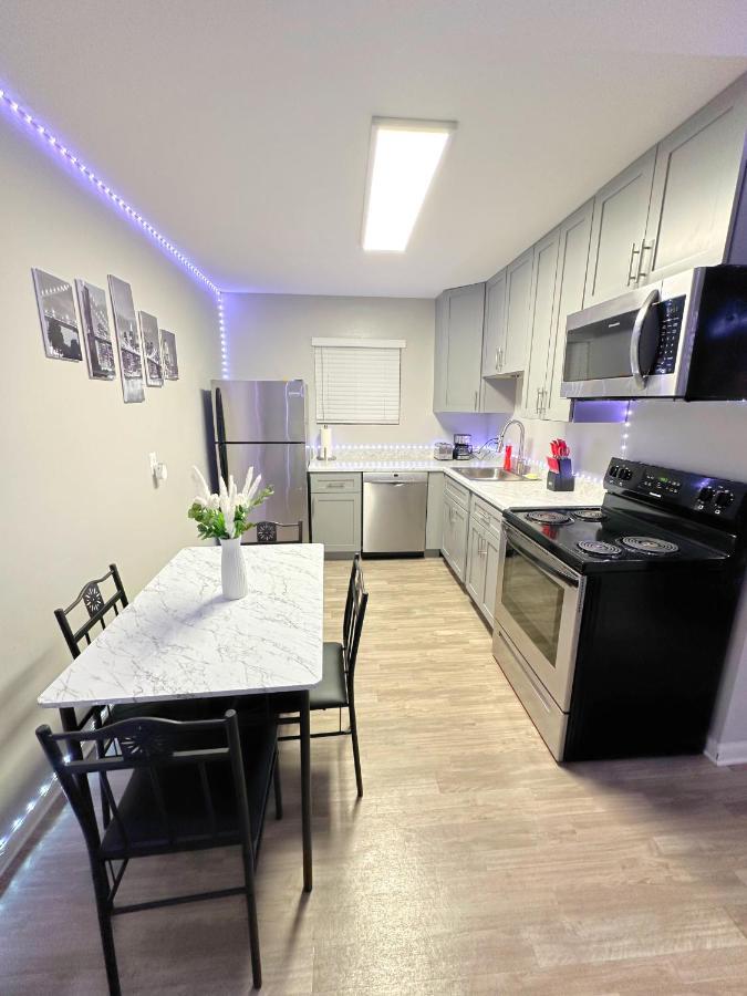 2-bedroom Downtown Apartment *