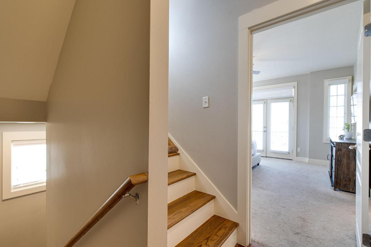 Music Row King Beds Keyless Entry Nashville