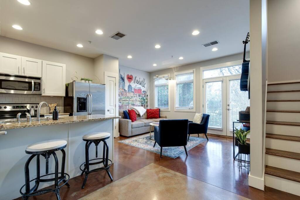 I Luv Nash - Minutes From Broadway! *