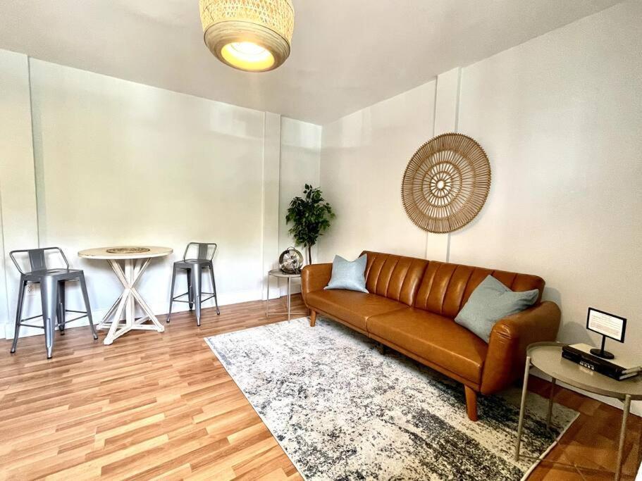 Apartment Best Location To See All Of *