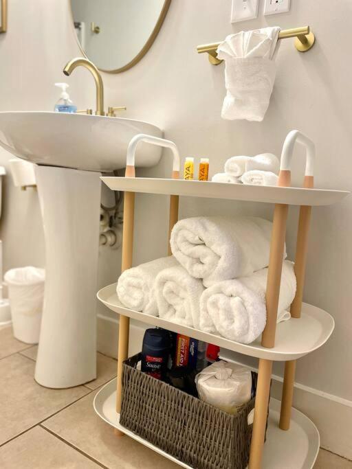 Apartment Geodis Park In Weho