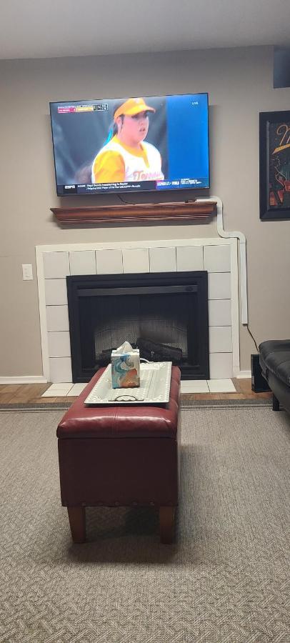 Captain's Quarters Riverfront #2 Apartment