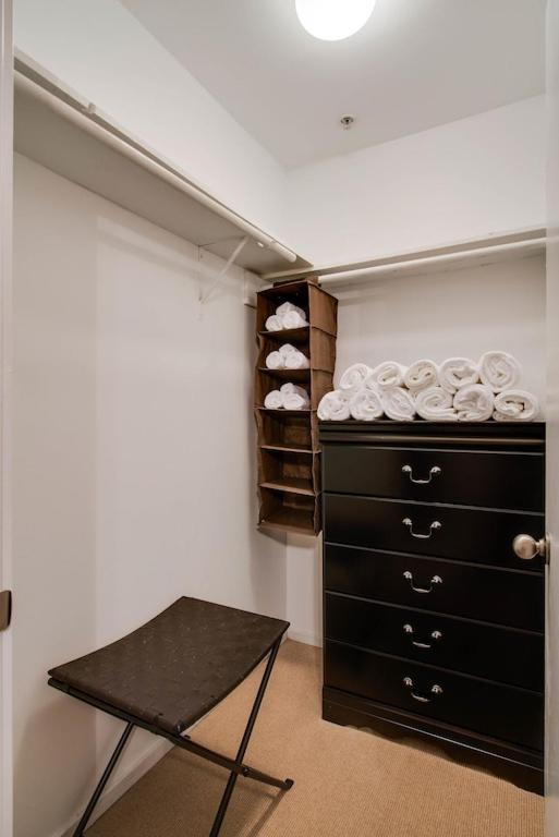 Heart Of Downtown/walk To Broadway & The Action/bars/music Venues/honky Tonks!