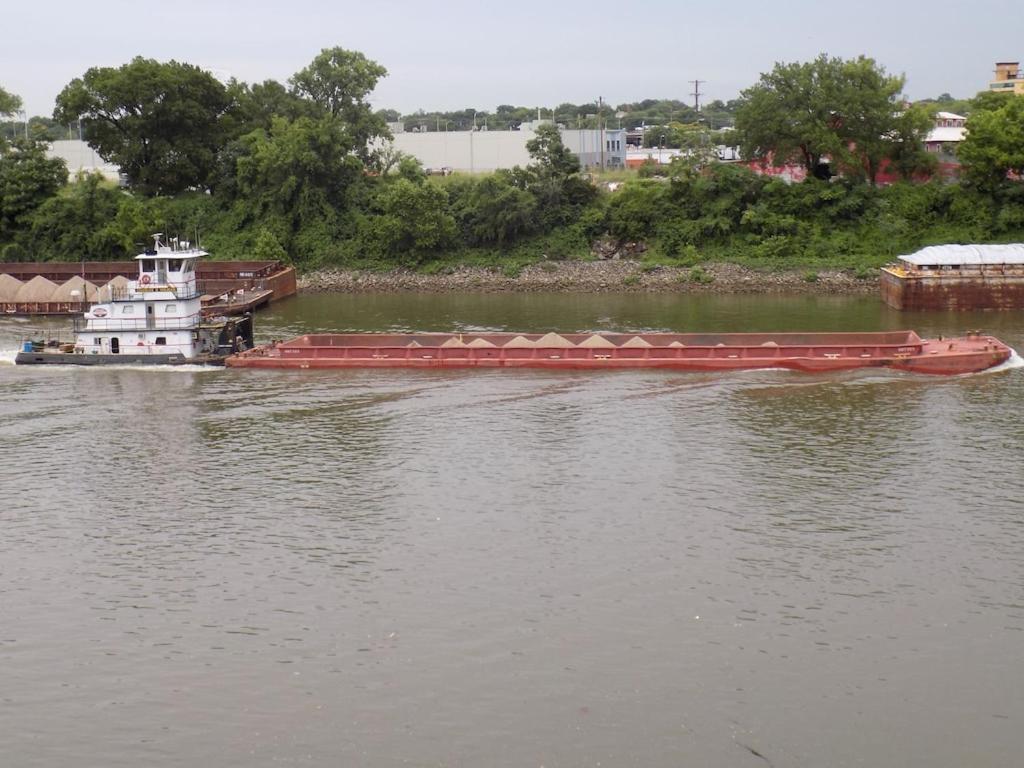 Heart Of Downtown/walk To Broadway & The Action/bars/music Venues/honky Tonks!