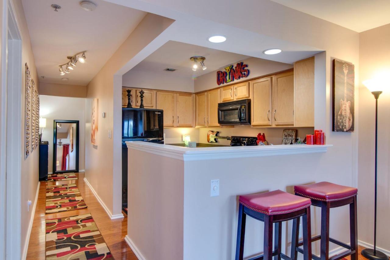 Apartment Heart Of Downtown/walk To Broadway & The Action/bars/music Venues/honky Tonks! Nashville