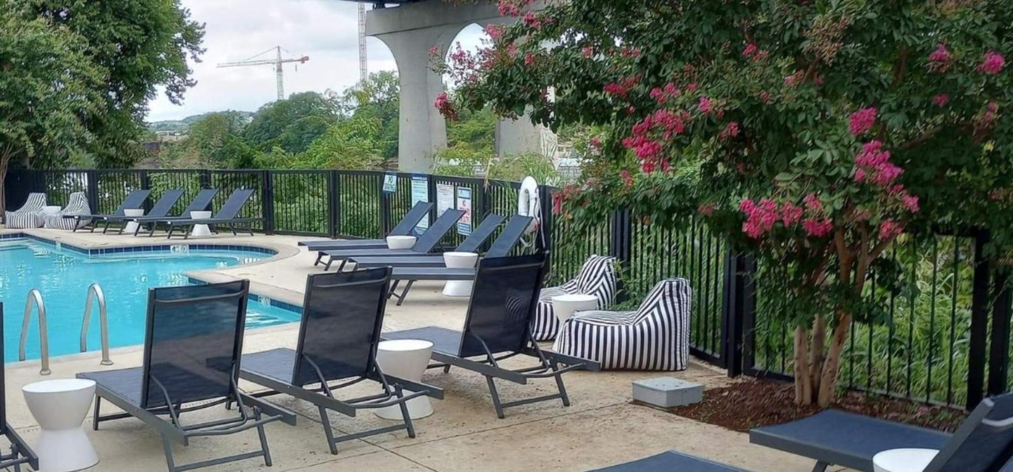 Heart Of Downtown/walk To Broadway & The Action/bars/music Venues/honky Tonks! * Nashville