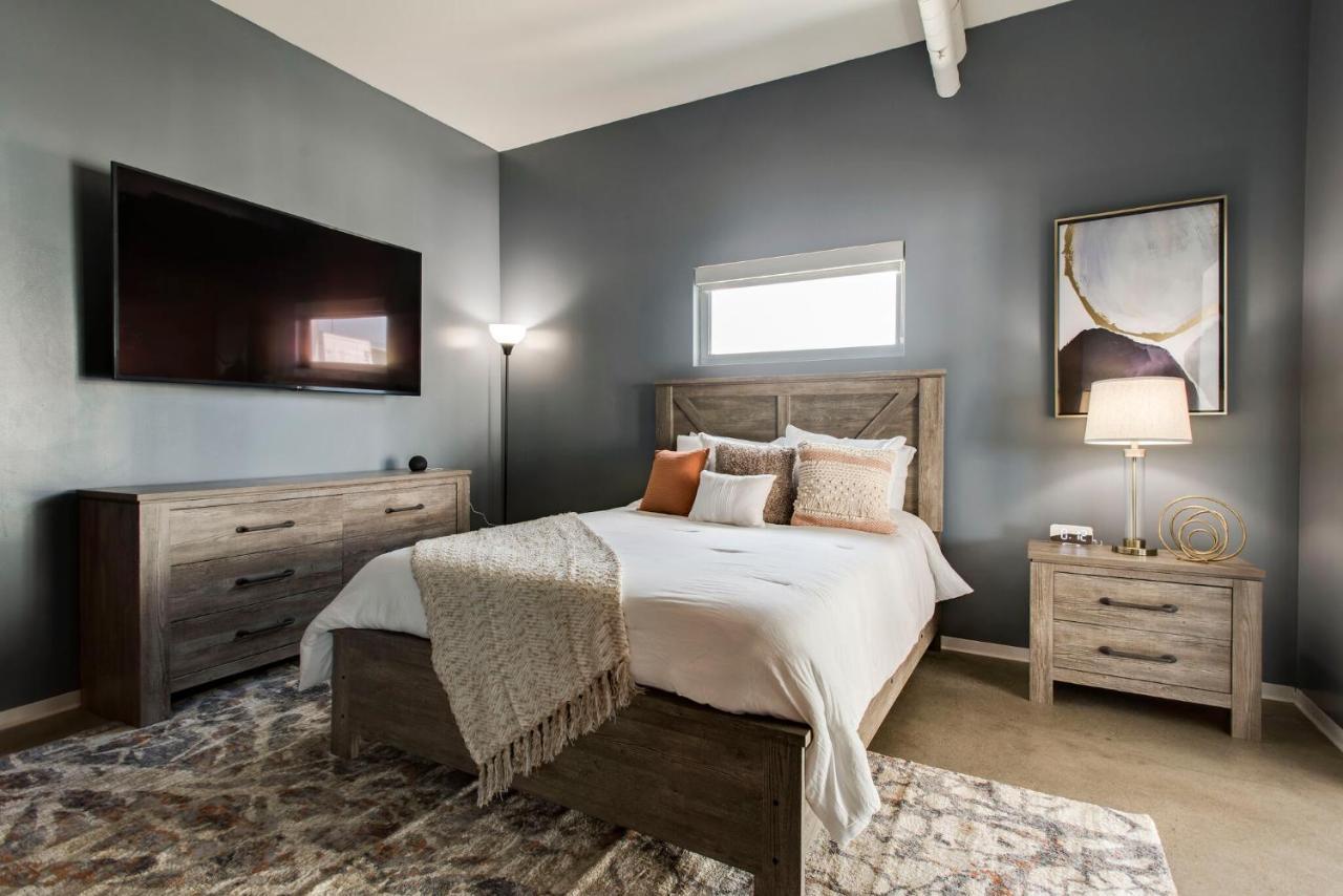 Sleek And Spacious In East! Holiday home