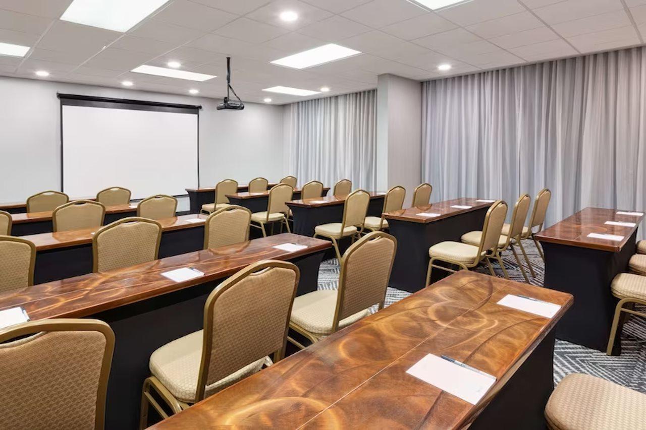 Radisson Airport Hotel