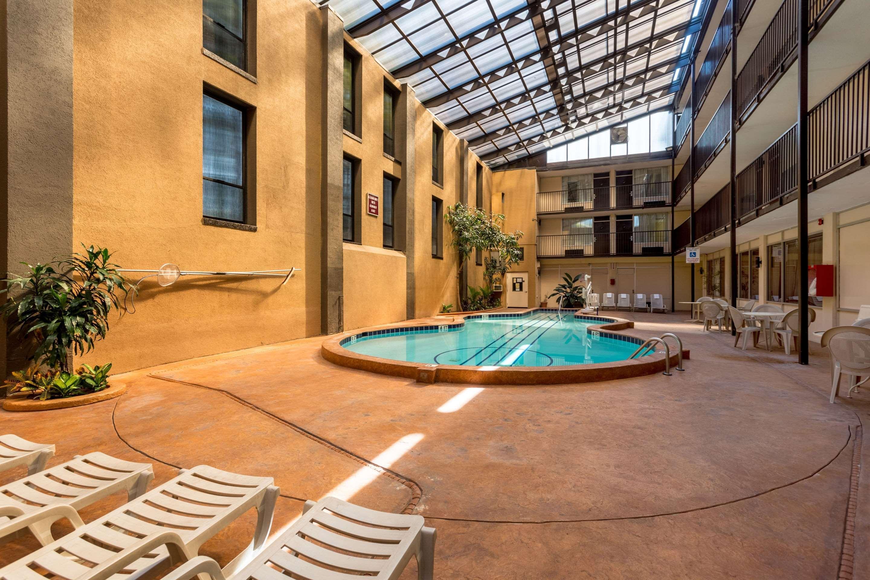 Comfort & Downtown - Stadium Hotel