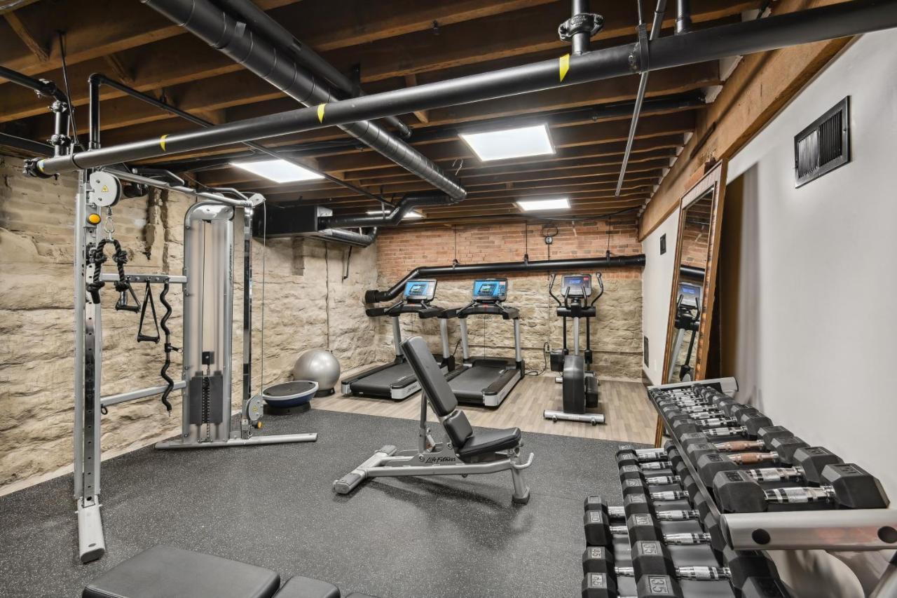 With Pool Access 2 Mi To Downtown Nashville! *