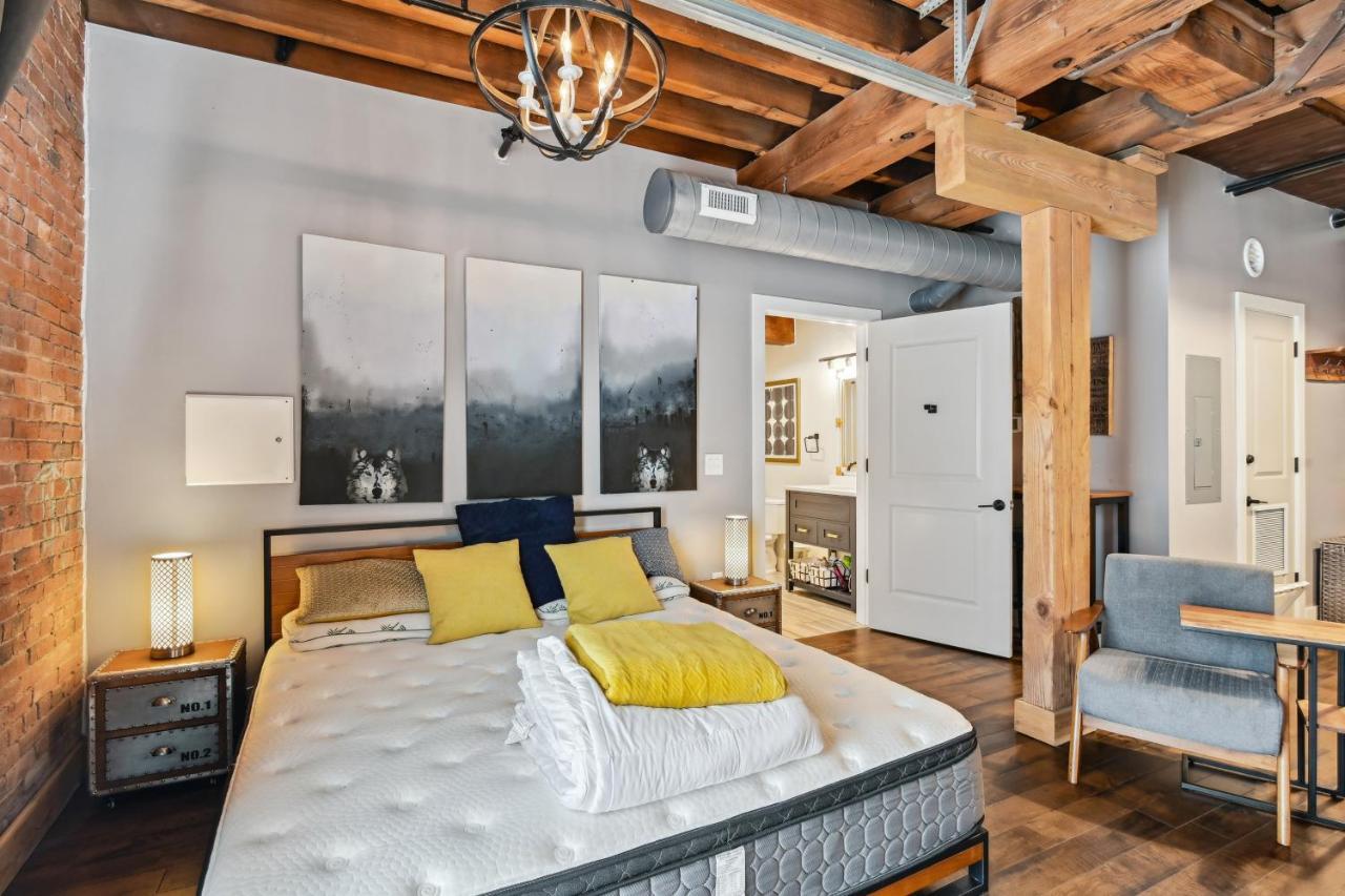 With Pool Access 2 Mi To Downtown Nashville! *