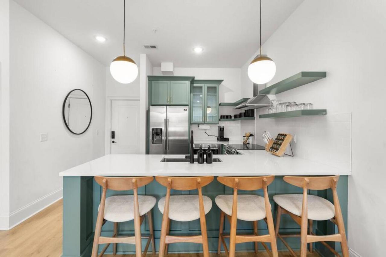 Chic And Cozy Designer 3 Miles To Downtown