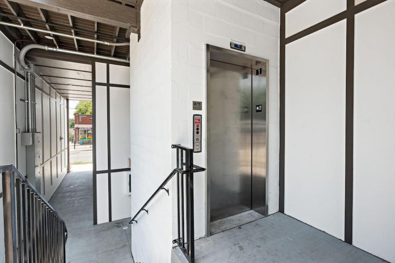 Modern Spacious With Parking By Downtown Broadway