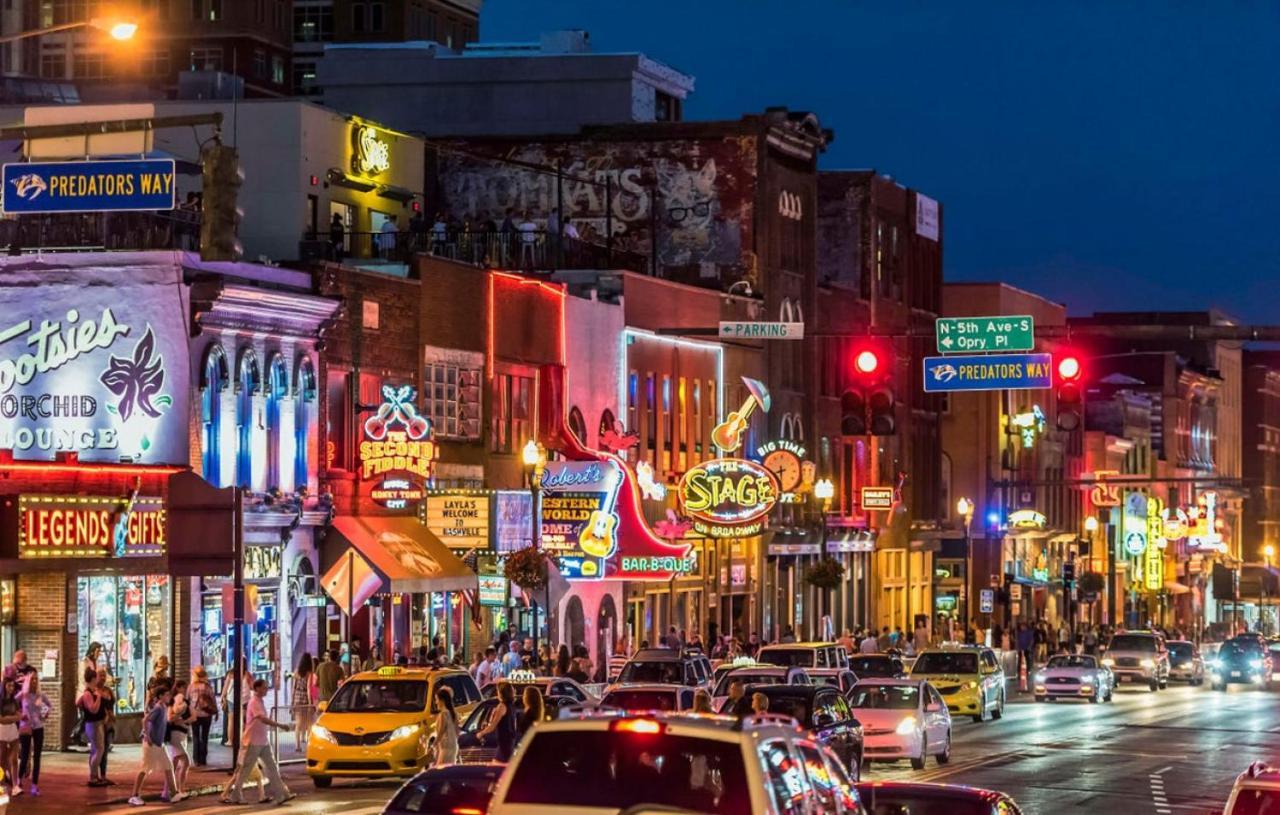 Chic And Cozy Designer 3 Miles To Downtown Nashville