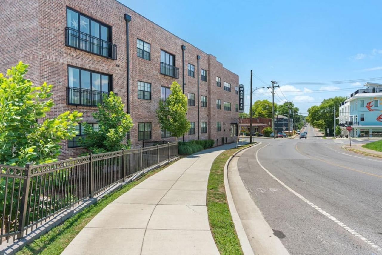 Modern Spacious With Parking By Downtown Broadway Apartment *