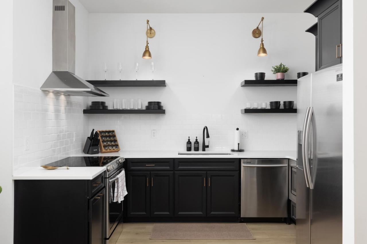 Comfy New 5 Bed 2 Bedroom Close To Downtown *