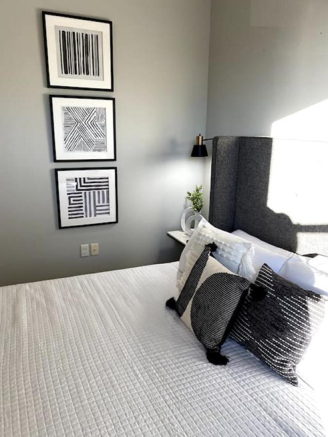 Lovely 2 Bedroom,3 Bed Near Restaurants, Bars, Shopping And Vanderbilt, Belmont Holiday home