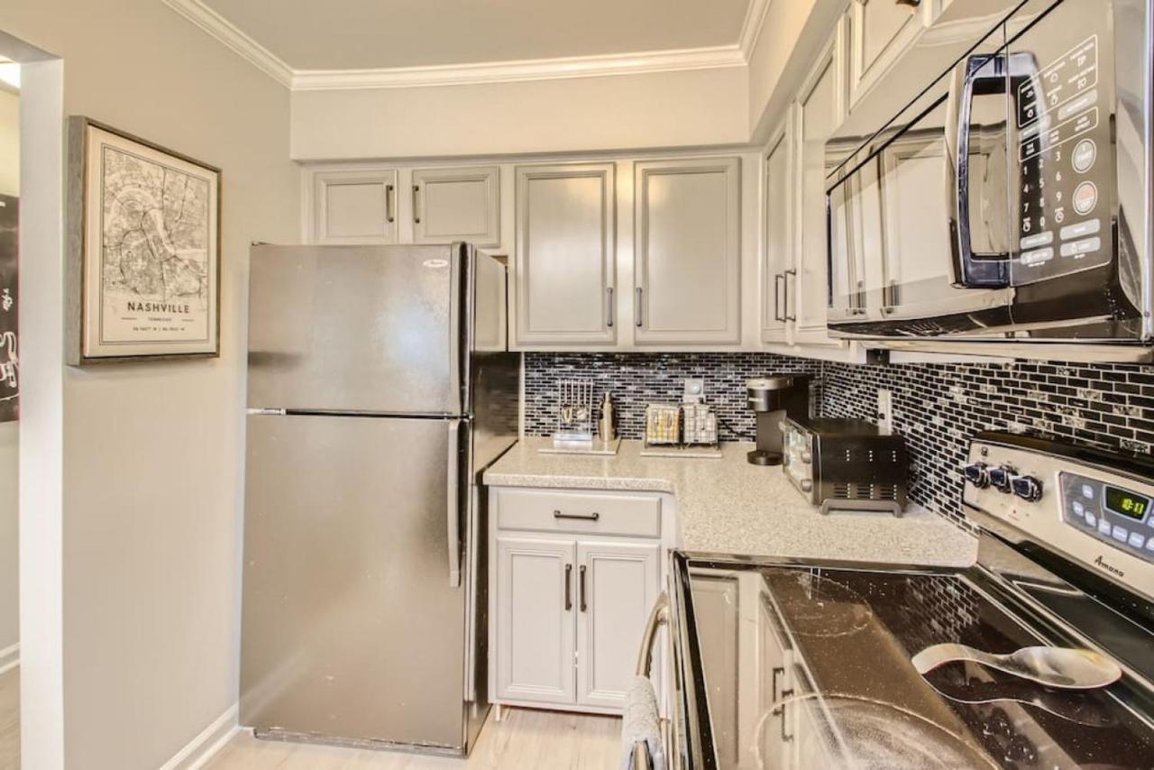 With Pool And Free Parking Walk Downtown & Germantown