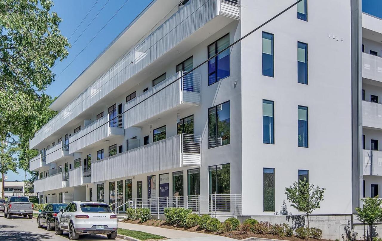 Chic Modern Pool, Patio, Parking Holiday home Nashville