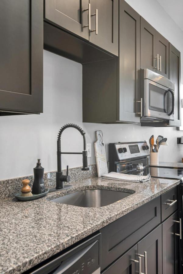 Lovely 2 Bedroom,3 Bed Near Restaurants, Bars, Shopping And Vanderbilt, Belmont Holiday home