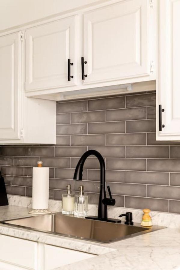 Stylish Downtown With Patio & Free Parking Apartment Nashville