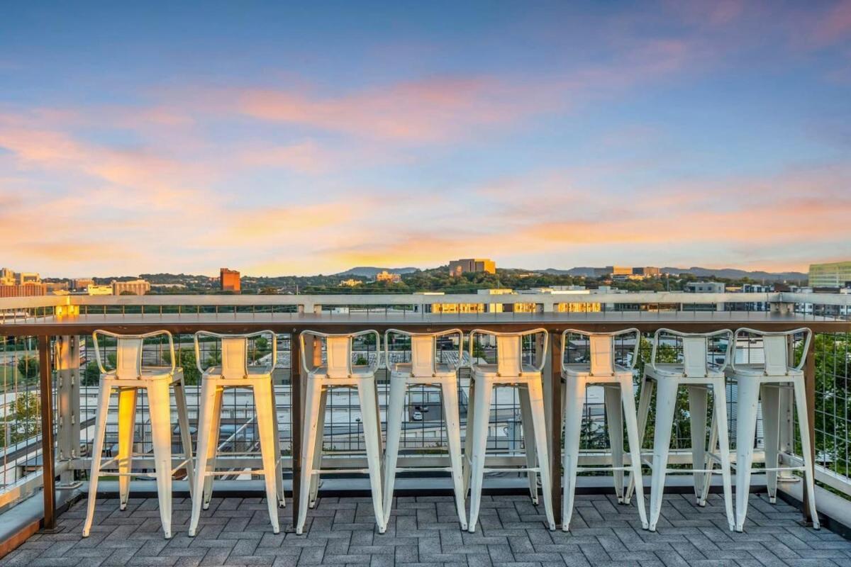 Dolly's Big House - 18 Beds Skydeck Views * Nashville
