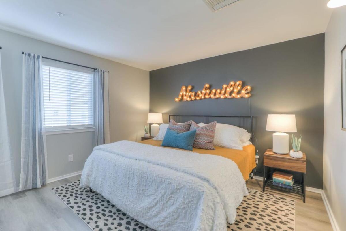 Walk To Broadway Riverfront With Pool Apartment *