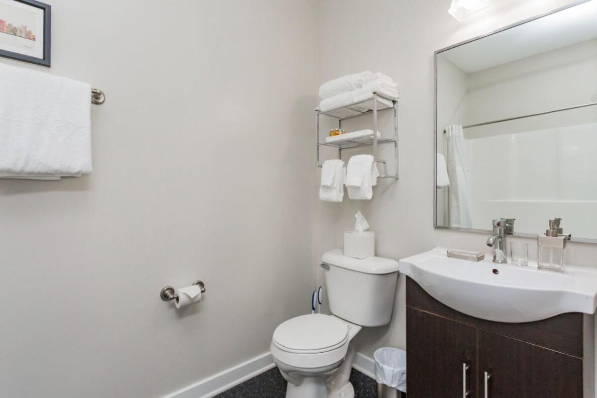 Apartment Two Cozysuites Spacious Music Row With Parking *