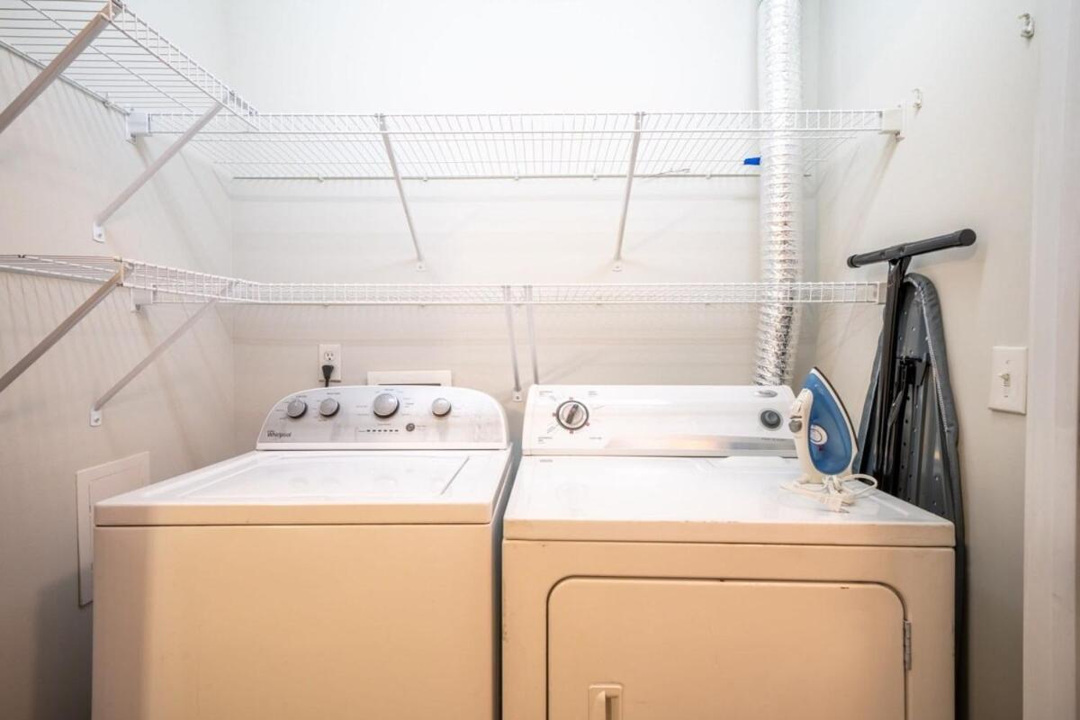 Apartment Two Cozysuites Spacious Music Row With Parking *