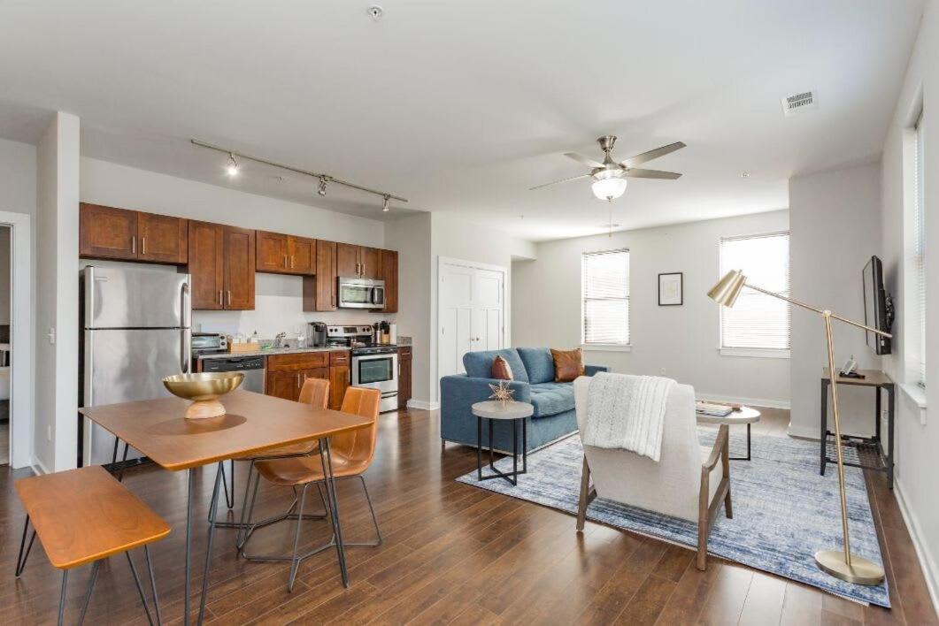 Apartment Two Cozysuites Spacious Music Row With Parking