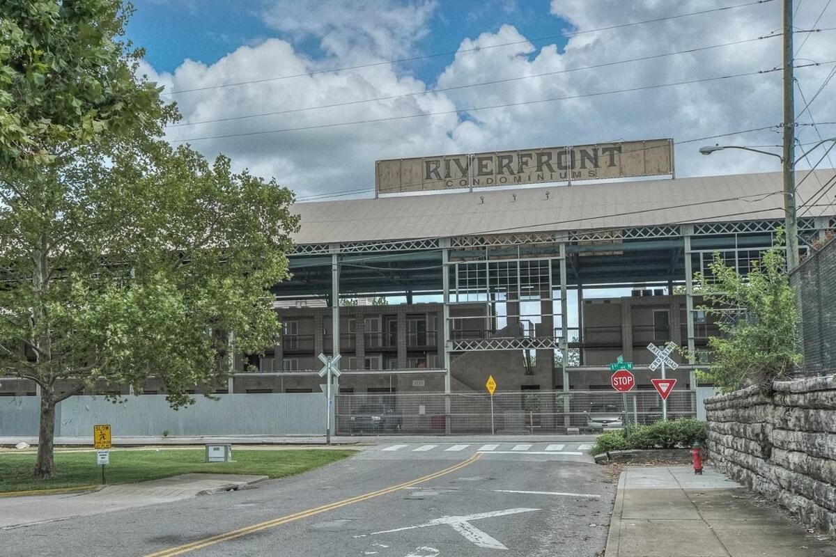 Walk To Broadway Riverfront With Pool Apartment *