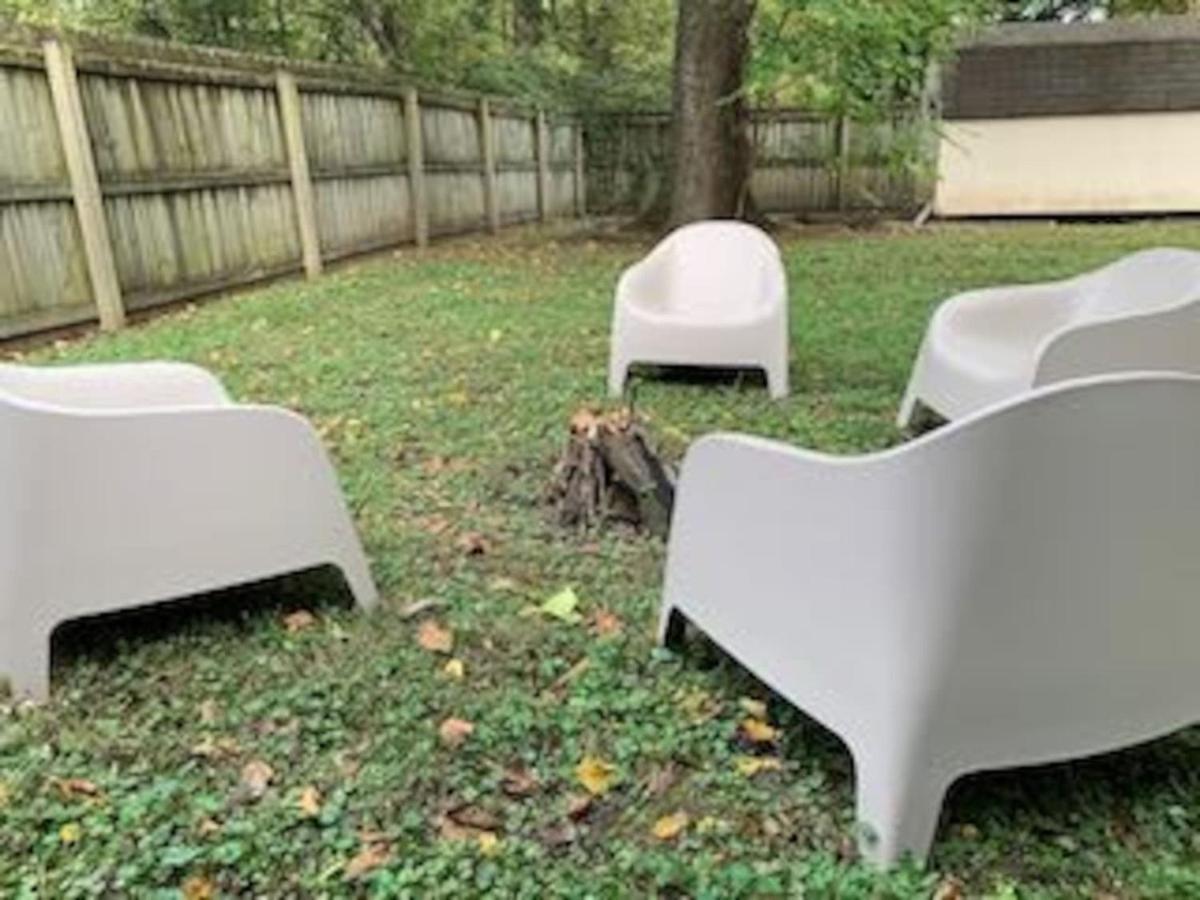 Hangout House Play, Work, And Visit *